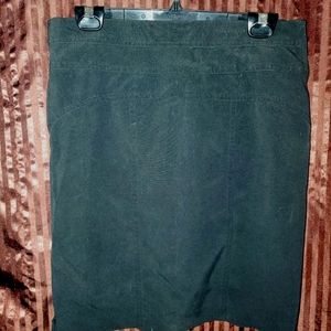 Womens 6P Black Mid length Skirt